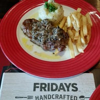Photo taken at T.G.I. Friday&amp;#39;s by ‎​Fέnny on 9/1/2016