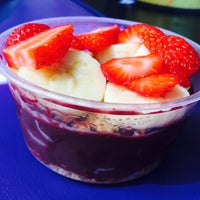 Photo taken at Acai Republic by Stephie on 9/26/2015