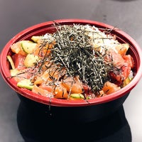 Photo taken at King Poke by Stephie on 2/1/2018