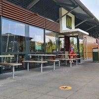 Foto tirada no(a) McDonald&amp;#39;s por Piet E. em 8/20/2021