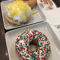 Photo taken at Krispy Kreme by Plai on 12/18/2018