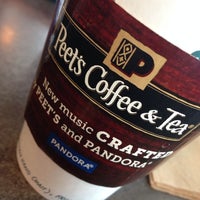 Снимок сделан в Peet&amp;#39;s Coffee &amp;amp; Tea пользователем Jeff L. 9/21/2014