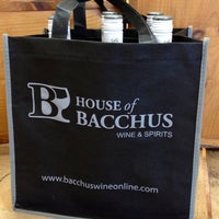 Foto scattata a House of Bacchus Wine &amp;amp; Spirits da Dan C. il 12/22/2012