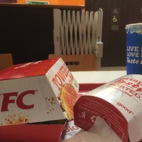 12/20/2015에 Jon B.님이 KFC에서 찍은 사진