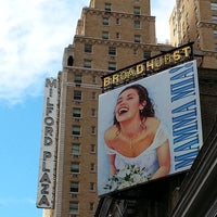 รูปภาพถ่ายที่ Broadhurst Theatre โดย Mamma M. เมื่อ 11/21/2013