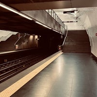 Photo taken at Metro Baixa-Chiado [AZ,VD] by c4t.dr34m on 4/1/2023