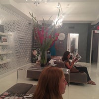 Foto tirada no(a) Deify Laser + Beauty Lounge - New York por Jenny P. em 9/5/2013