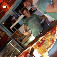 9/1/2013 tarihinde Dion T.ziyaretçi tarafından Mercury Pizza'de çekilen fotoğraf