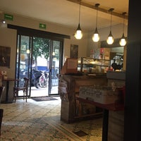 Photo taken at Alverre Café &amp;amp; Bistró by Rocio on 6/12/2016