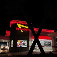 Photo taken at In-N-Out Burger by Yahya on 1/19/2022