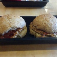 10/7/2012にIke H.がDiego Zhang&amp;#39;s Burger Cafeで撮った写真