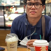 Photo taken at Starbucks by Rika D. on 11/26/2022