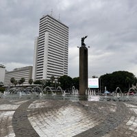 Photo taken at Bundaran Hotel Indonesia (Monumen Selamat Datang) by Rika D. on 3/14/2024