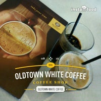 Photo taken at OldTown White Coffee by Erico d. on 8/16/2015