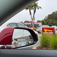 Photo taken at In-N-Out Burger by Yuri Z. on 7/23/2023
