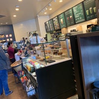 Photo taken at Starbucks by Yuri Z. on 3/16/2019
