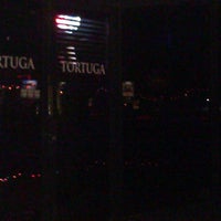 Foto tirada no(a) Tortuga Sports Lounge por Sam E. em 1/26/2013