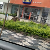 Photo taken at Itaú (Ag. 8121) by Sandro G. on 12/19/2012