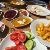 Photo taken at Hakan Cafe &amp;amp; Pastane by Öznur E. on 4/14/2022