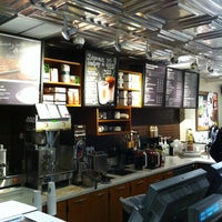 4/23/2013 tarihinde Simon V.ziyaretçi tarafından Starbucks'de çekilen fotoğraf