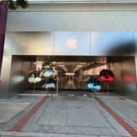 Photo taken at Apple Los Gatos by David M. on 11/25/2021