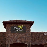Photo taken at Olive Garden by Pouyan N. on 10/8/2023