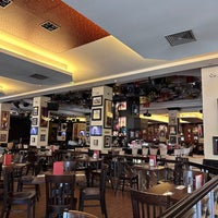 Photo taken at Hard Rock Cafe București by Danijel A. on 4/14/2023