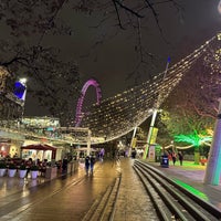 Photo taken at Southbank Centre Winter Market by Topher T. on 12/15/2022