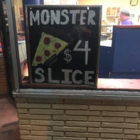 Foto diambil di Uptown Pizza oleh Elvira Canaveral PINCOMBO.COM P. pada 6/1/2017