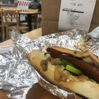 Photo taken at Five Guys by Elvira Canaveral PINCOMBO.COM P. on 4/14/2018