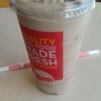 Photo taken at Wendy’s by Richell B. on 10/3/2012