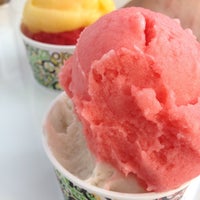 Foto scattata a Gelataria Neveiros da Hugo R. il 6/29/2013