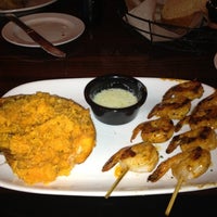 Photo taken at LongHorn Steakhouse by Scary S. on 11/17/2012