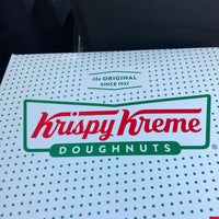 Photo taken at Krispy Kreme Doughnuts by Leo B. on 5/28/2023