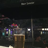 10/5/2016 tarihinde Yazmin G.ziyaretçi tarafından Bar Louie'de çekilen fotoğraf