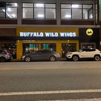 Foto scattata a Buffalo Wild Wings da Adam H. il 12/13/2021