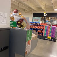 Photo taken at Mariano&amp;#39;s Fresh Market by Adam H. on 9/10/2022