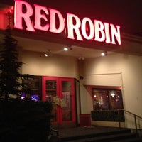 Photo taken at Red Robin Gourmet Burgers and Brews by Aaron M. on 11/24/2012