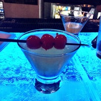Foto scattata a ICE Martini Bar da Crikettes il 6/19/2016