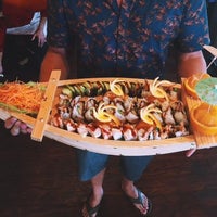 Foto diambil di Poipu Rock n&amp;#39; Roll Sushi oleh Poipu Rock n&amp;#39; Roll Sushi pada 5/4/2016