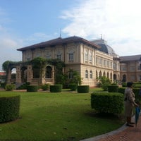 Photo taken at Borom Phiman Mansion by Kittisak Y. on 11/29/2012