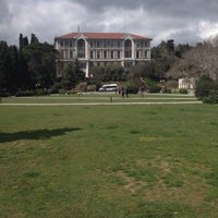 Photo taken at Boğaziçi Üniversitesi Güney Kampüsü by İrem Şahinler 🌸 on 3/18/2015