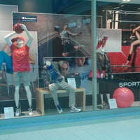 Photo taken at Sport Vision by Ivan R. on 5/7/2013