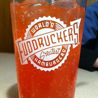 Photo taken at Fuddruckers by 🌟Smellie Kat🌟 on 11/17/2012