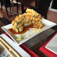 Foto scattata a Sushi Sake Doral da Dogmomma il 8/22/2015