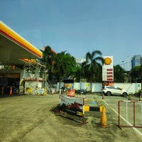 Foto diambil di Shell oleh Satya W. pada 6/5/2022