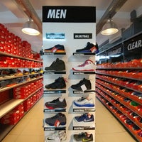 nike outlet alam sutera