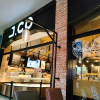 Photo taken at J.Co Donuts &amp;amp; Coffee by Satya W. on 8/8/2022