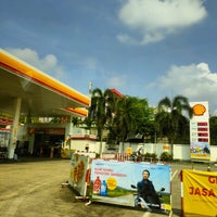 Photo taken at Shell by Satya W. on 7/24/2022