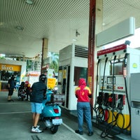 Photo taken at Shell by Satya W. on 6/5/2022
